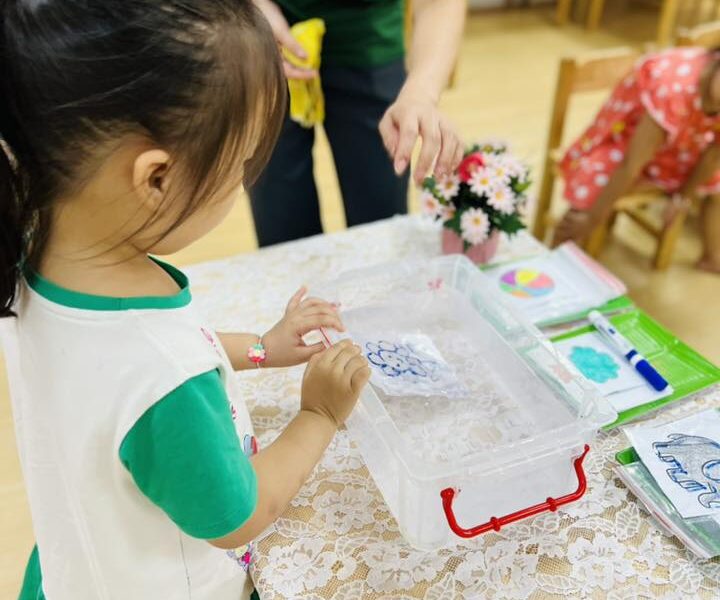 Thí nghiệm khoa học “Màu sắc tàng hình” - Ảnh 13