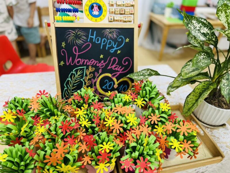 Cốc hoa tặng mẹ