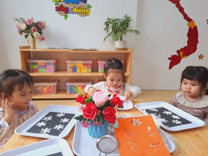 🌈Thí nghiệm vui: Bong bóng hút giấy - Ảnh 2