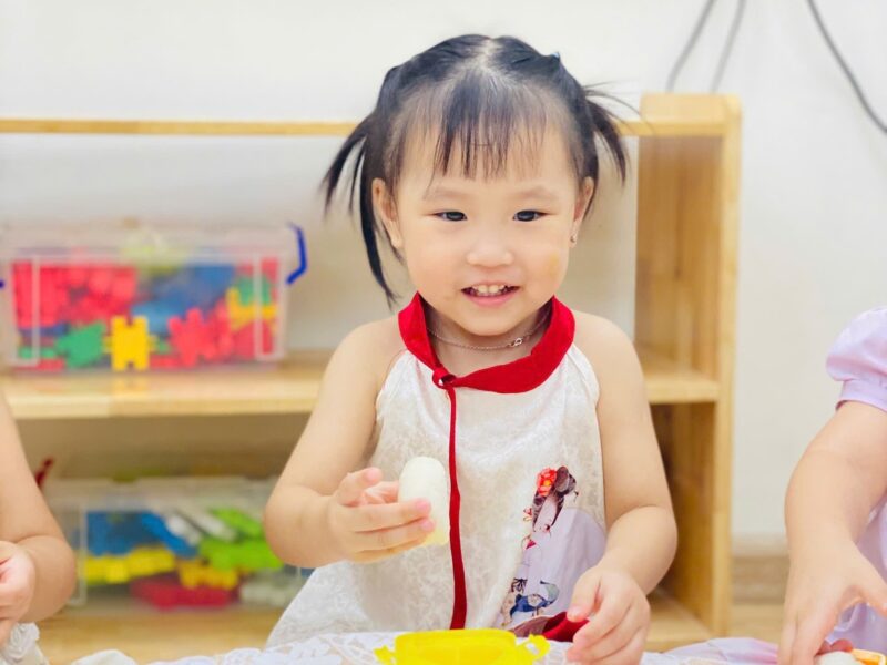 ✨ Trải nghiệm “Bé vui làm bánh trung thu tại trường Mầm non Hạt Giống Nhỏ✨ - Ảnh 5