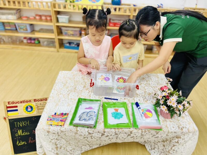 Thí nghiệm khoa học “Màu sắc tàng hình” - Ảnh 9